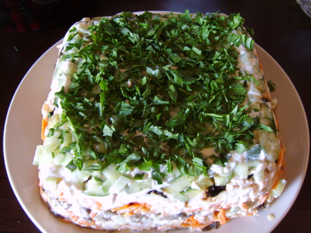 Салат из копченой курицы с черносливом грибами Салат из копченой курицы с черносливом грибами