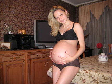 Amateur pregnant fan photo