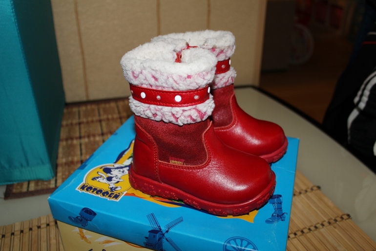 Обувь для девочки б/у и новая 22-24 размеры