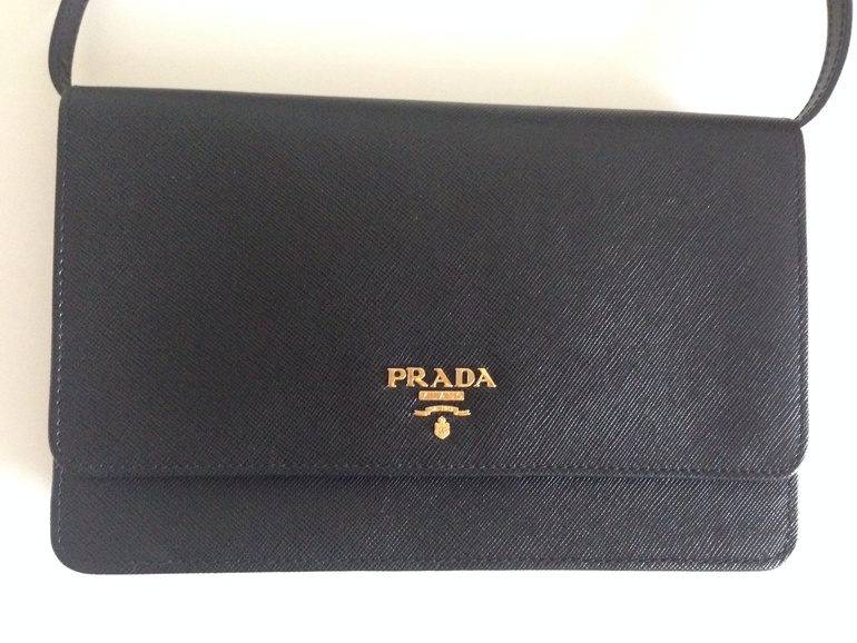 Prada!!! Супер - сумочка!!! 18000 руб !