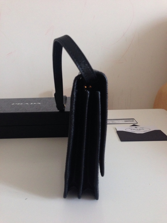 Prada!!! Супер - сумочка!!! 18000 руб !