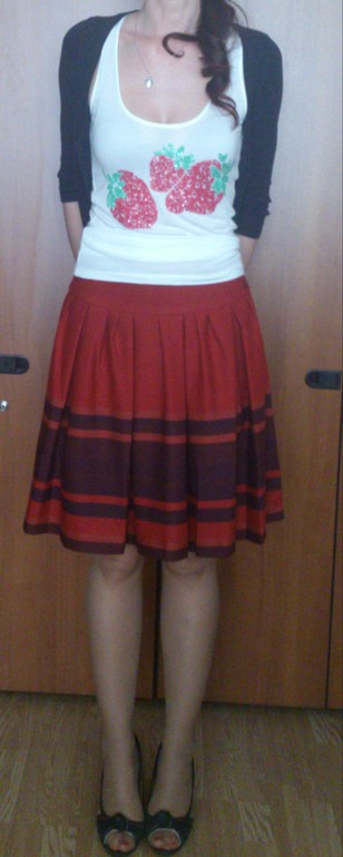 Юбки на каждый день и не только. Появилось много ярких расцветок